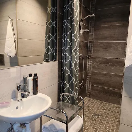 Red Doors 23 Free Parking * リガ